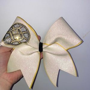 Boston Bruins cheer bow